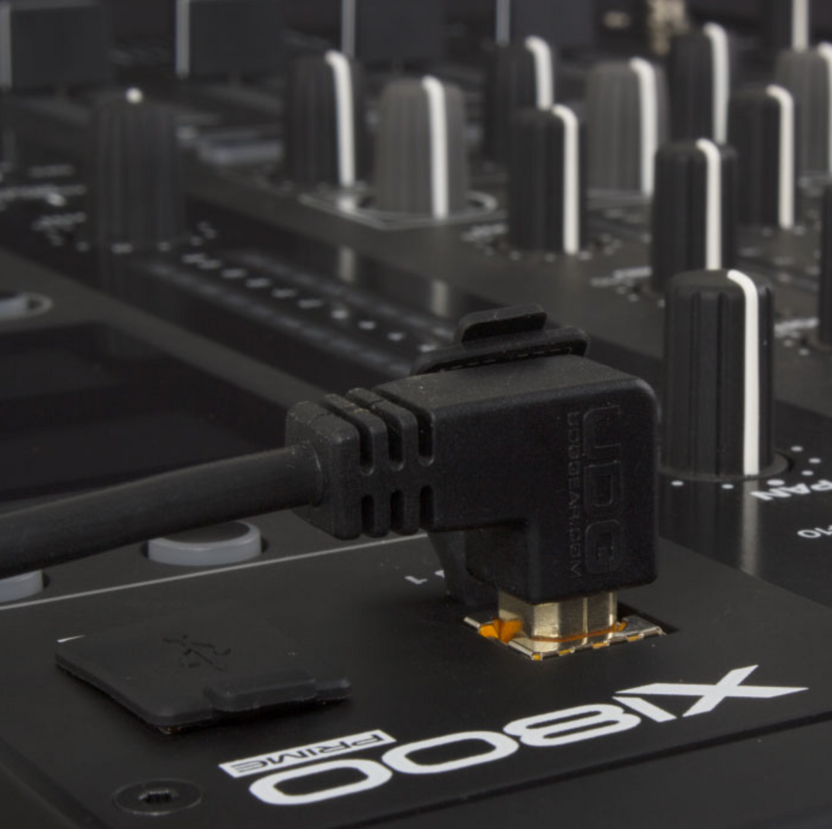 UDG Ultimate Audio Cable USB 2.0 A-B Black Angled 1m